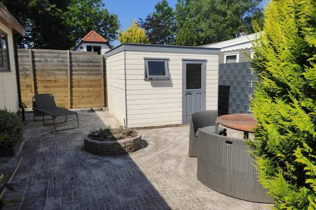 Een Gezellige Chalet Met Zonnige Buitenruimte Op De Veluwe! Villa Putten Bagian luar foto